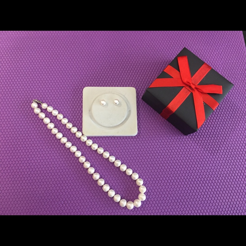 Cultured Freshwater Pearl Necklace and Earrings Set